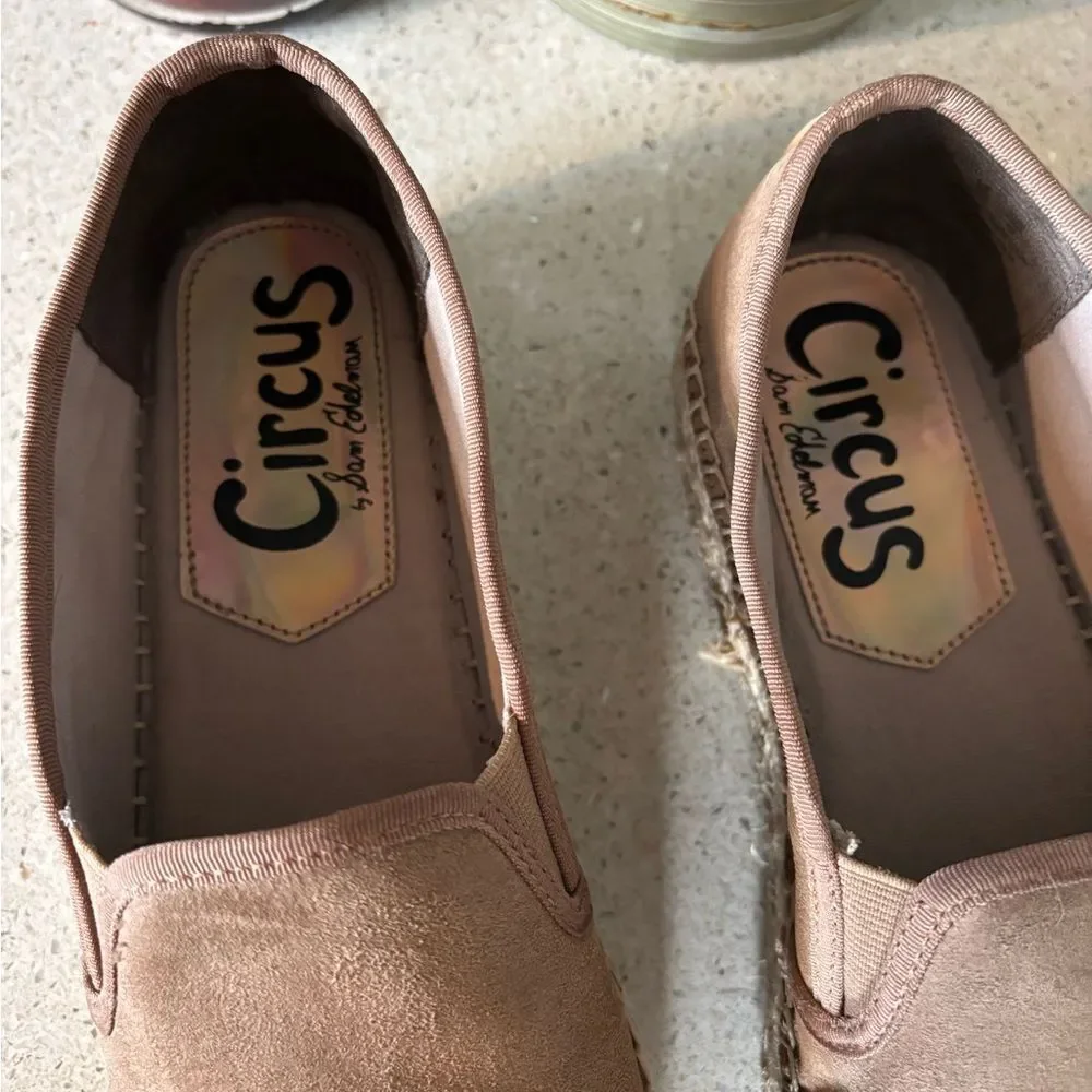Circus by Sam Edelman Tan women's Slip-On Espidrille Shoes